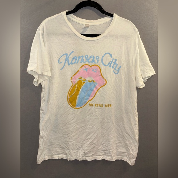 Kansas City royal tour graphic t shirt distressed size XL Taylor swift Travis - Picture 1 of 7